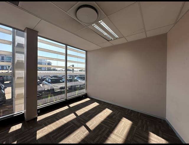 493.70M² OFFICE TO LET IN HIGHVELD